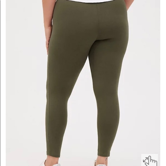 ⭐️SOLD⭐️🆕💚TORRID Deconstructed Premium Legging- NWT💚 - Picture 4 of 7